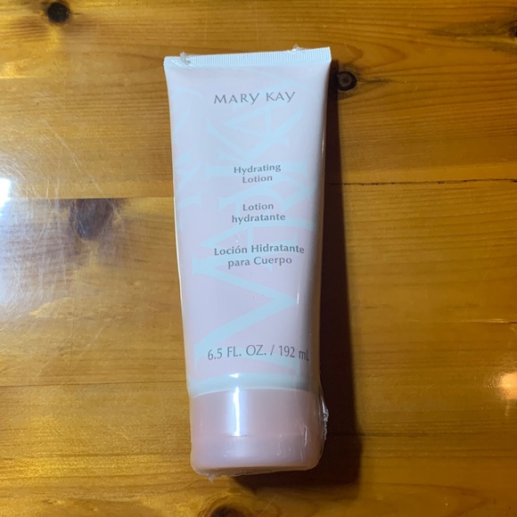 New Mary Kay hydrating lotion - Picture 1 of 2
